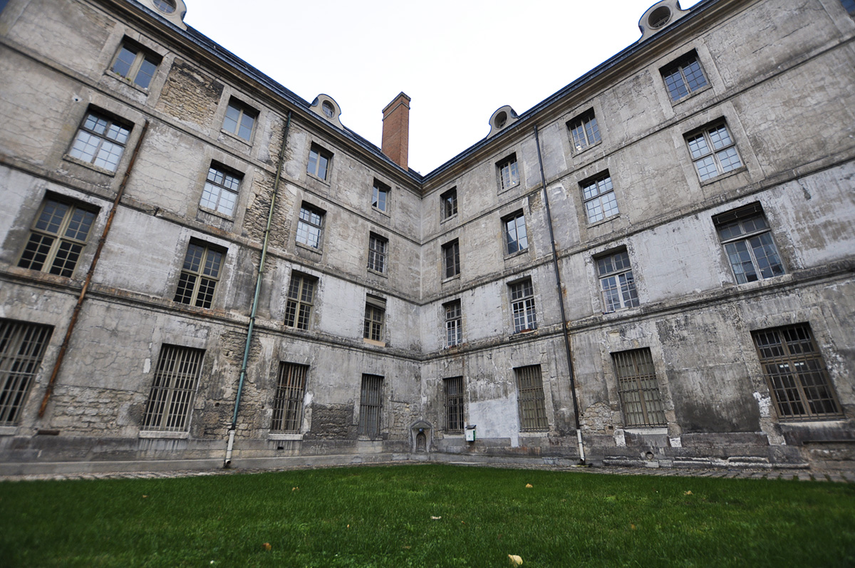 The Wild Parisian aux invalides