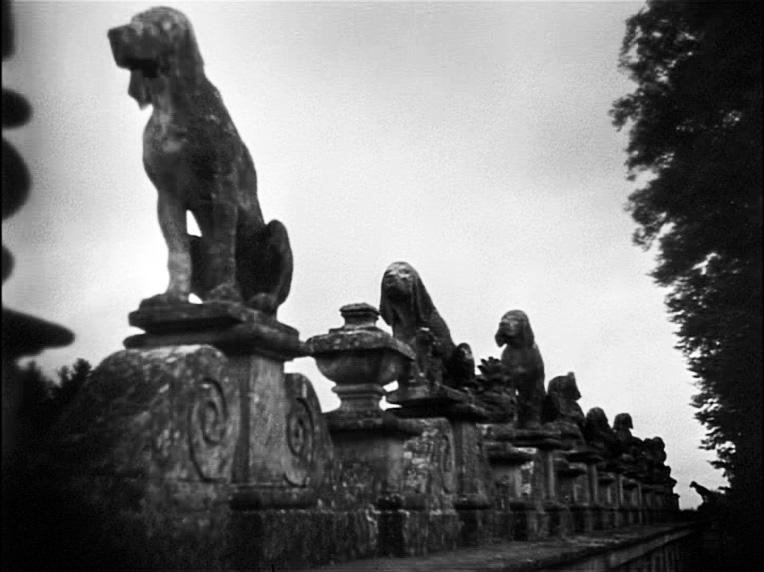 The Wild Parisian château de Raray