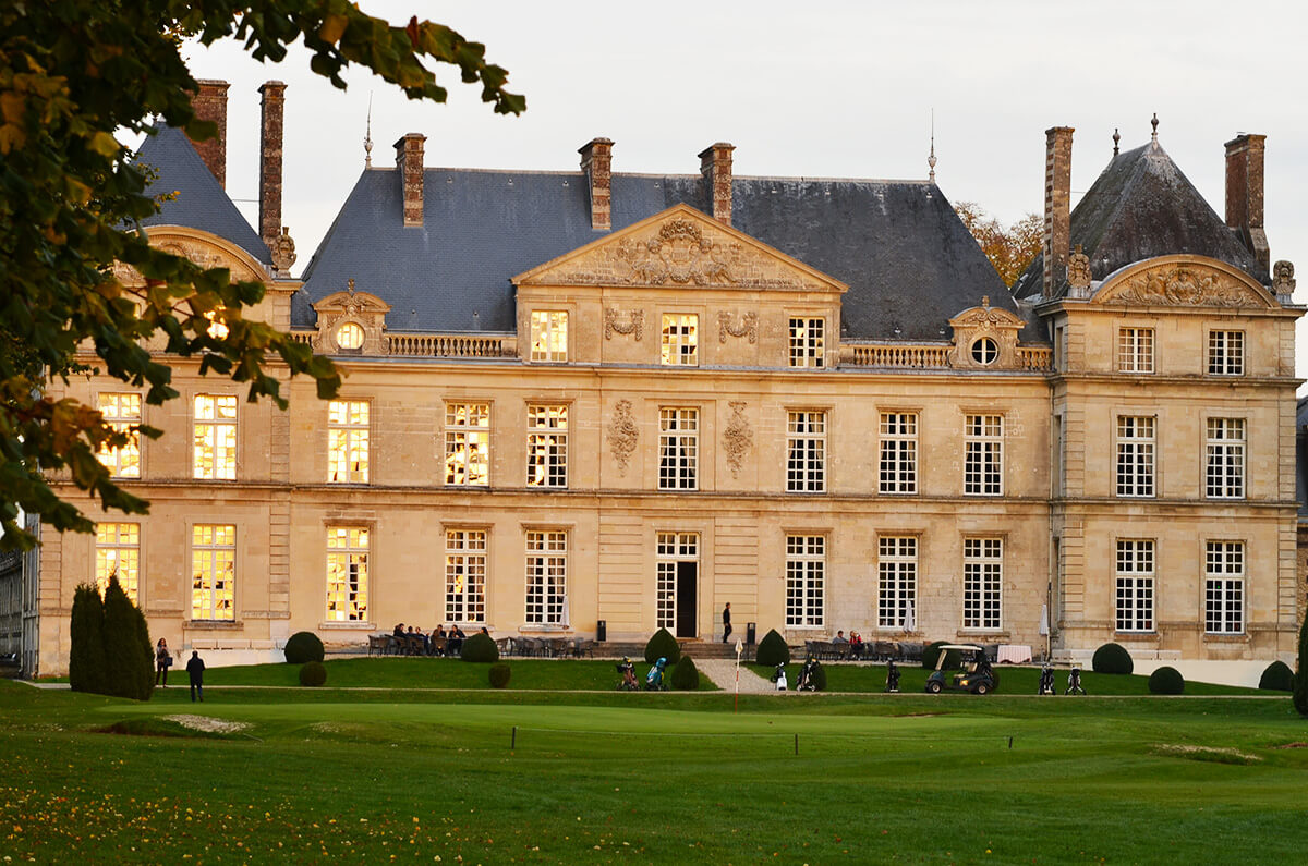 The Wild Parisian château de Raray