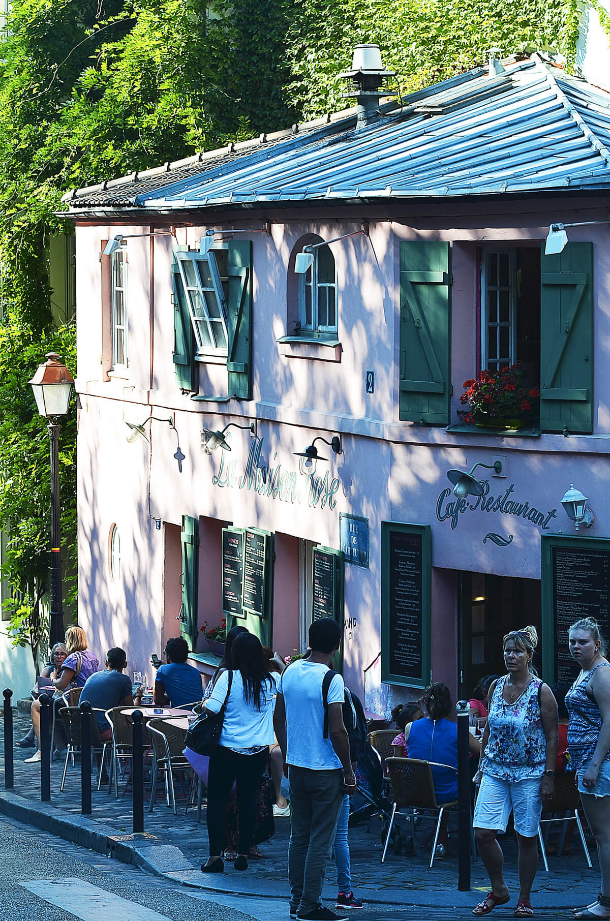 The Wild Parisian_montmartre