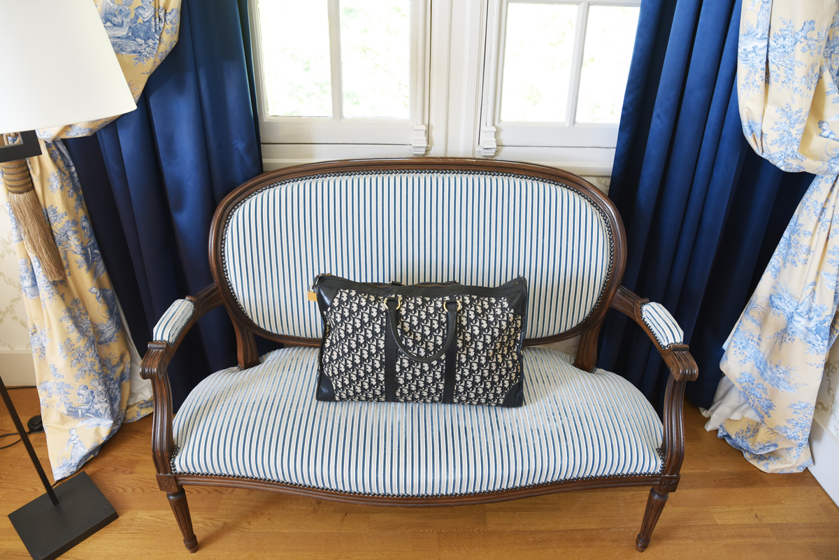 the_wild_parisian_chateau_de_la_tour_30